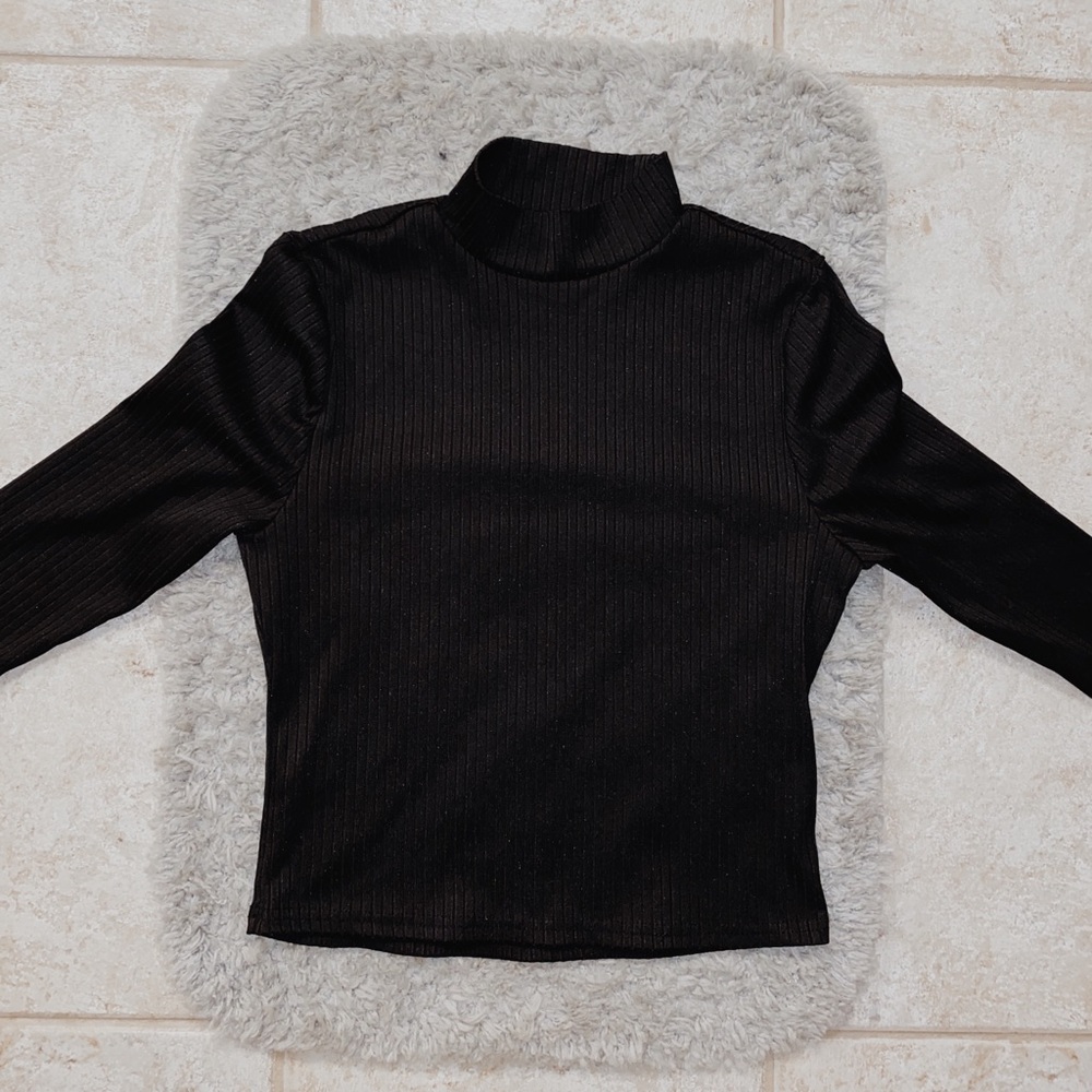 F21 Turtle Neck🖤